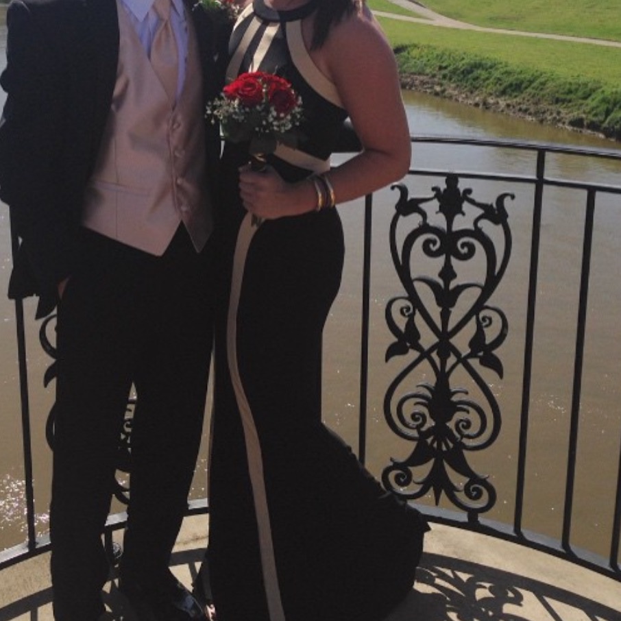 Faviana Size 6 Formal Dress